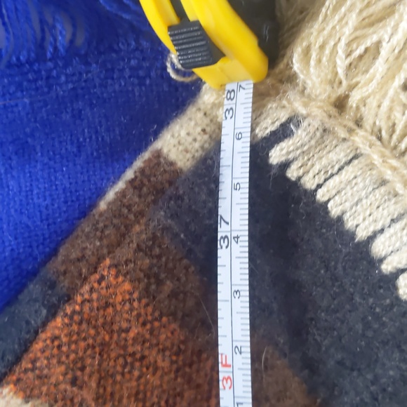 Alpaca Wool Poncho - Picture 4 of 4